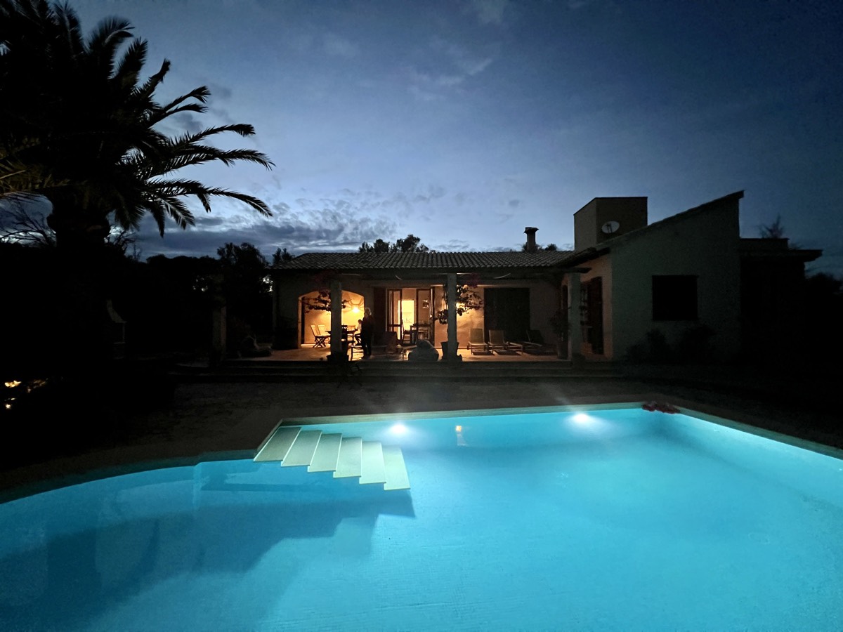 placeholder image sq